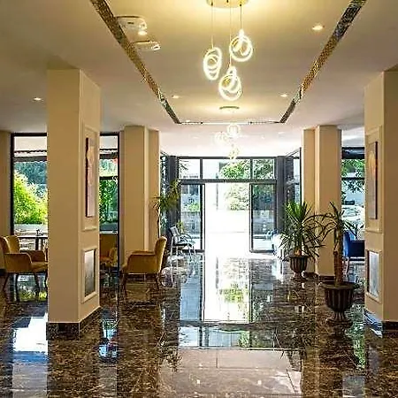 Risus Park 3*