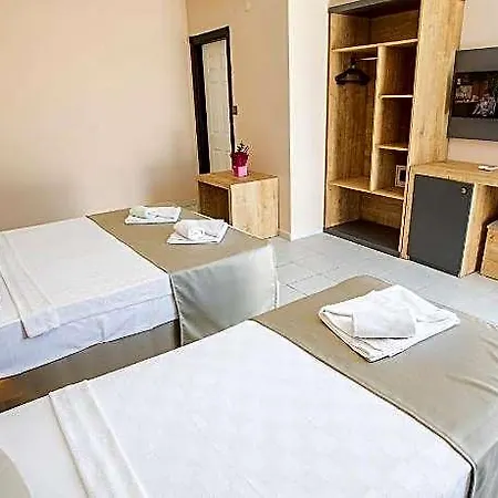 Risus Park 3*